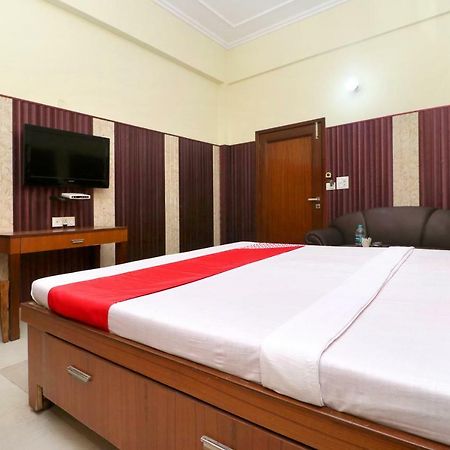 Oyo 40699 Grand Sokhi Hotel Tarn Taran Eksteriør billede